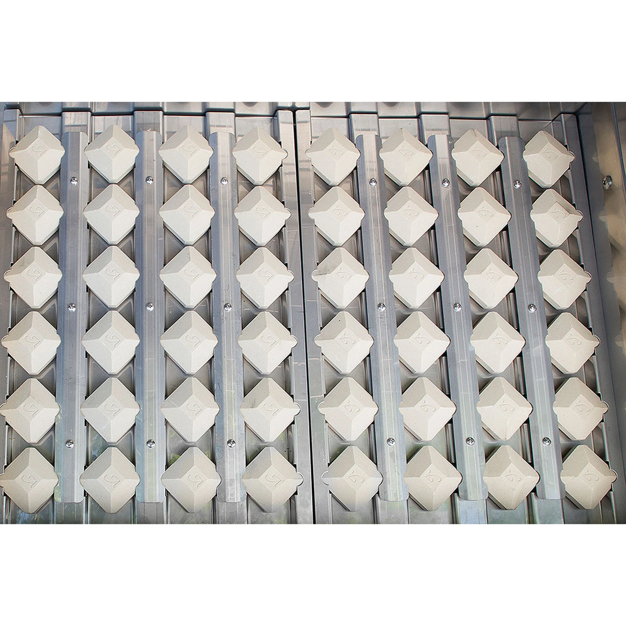 Alfresco ALXE 42" Built-In Grill With Three U Burners - ALXE-42 8 Alfresco ALXE 42" Built-In Grill With Three U Burners - ALXE-42 - Image 6